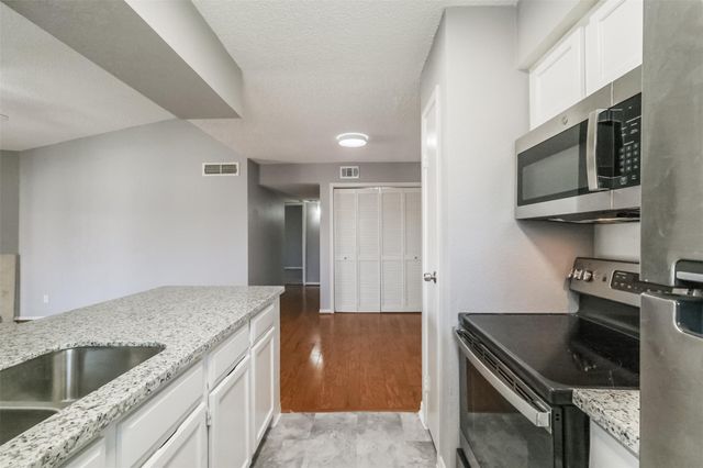 3100 Jeanetta Street 1204, Houston, TX 77063