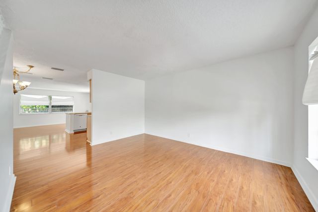 3821 NE 16th Avenue, Oakland Park, FL 33334