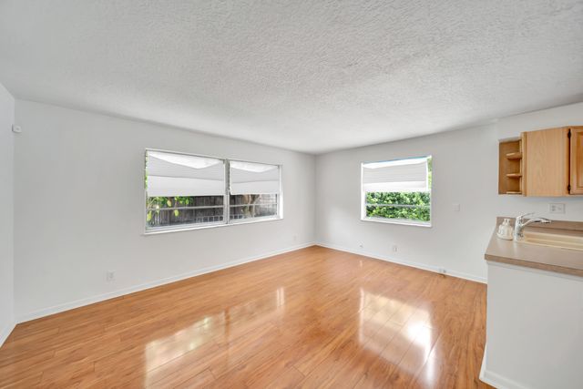 3821 NE 16th Avenue, Oakland Park, FL 33334