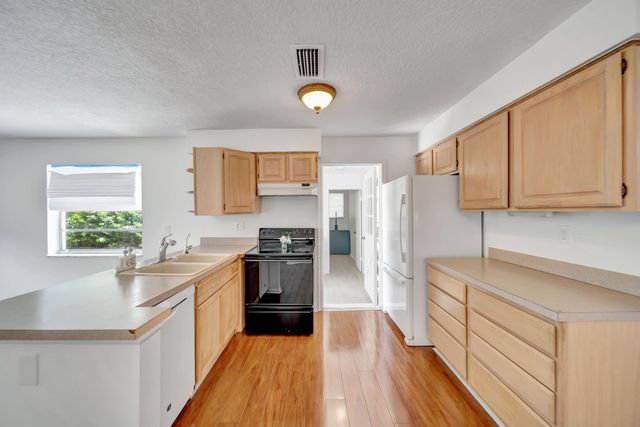 3821 NE 16th Avenue, Oakland Park, FL 33334