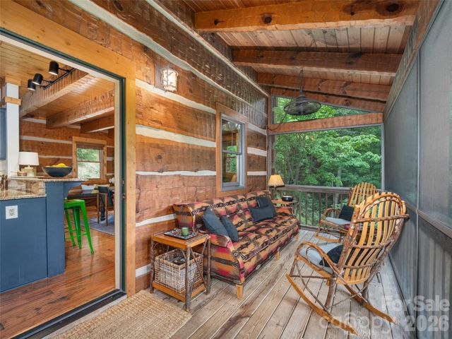 181 Grinnin Sun Road, Burnsville, NC 28714