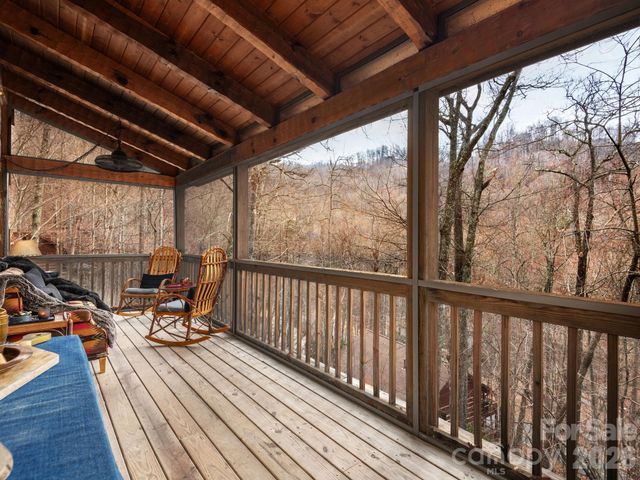 181 Grinnin Sun Road, Burnsville, NC 28714