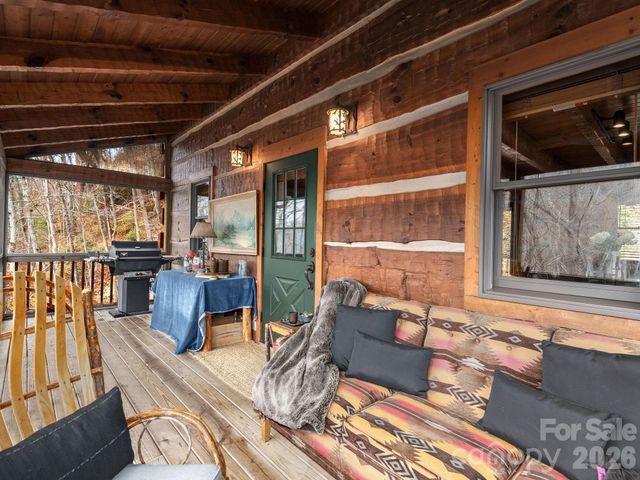 181 Grinnin Sun Road, Burnsville, NC 28714