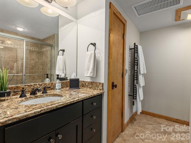 181 Grinnin Sun Road, Burnsville, NC 28714