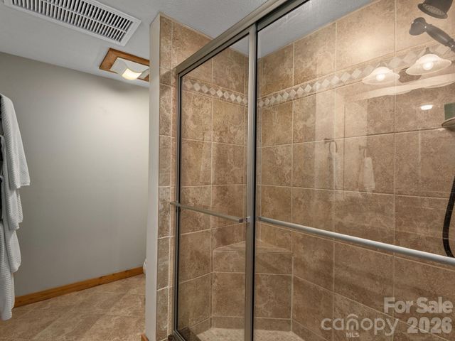 181 Grinnin Sun Road, Burnsville, NC 28714