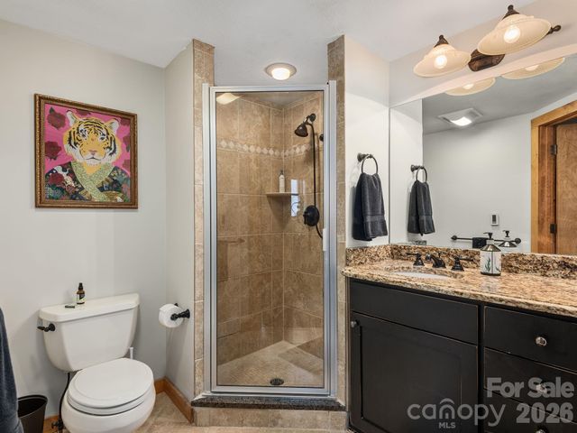 181 Grinnin Sun Road, Burnsville, NC 28714