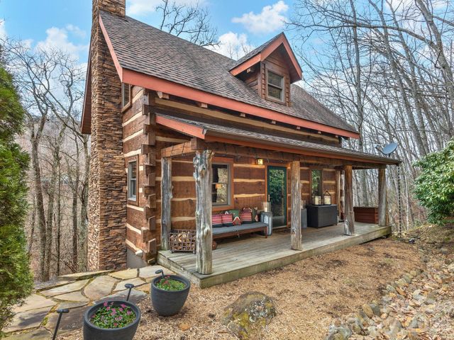181 Grinnin Sun Road, Burnsville, NC 28714