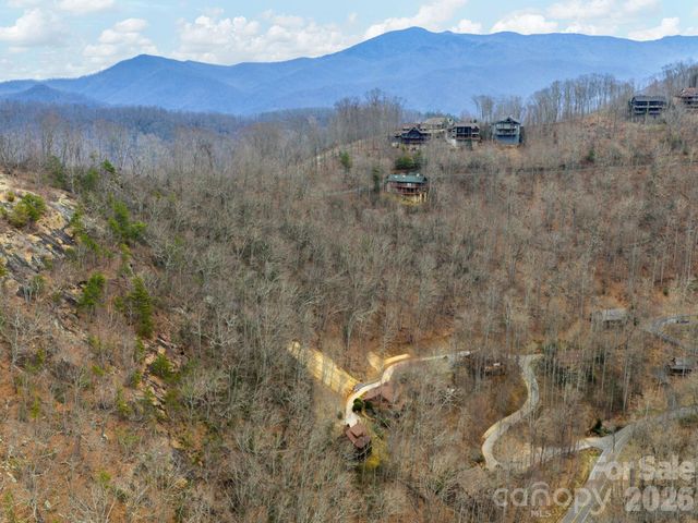 181 Grinnin Sun Road, Burnsville, NC 28714