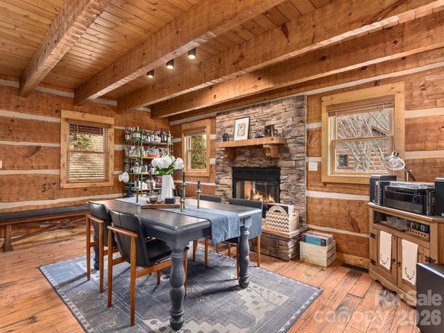 181 Grinnin Sun Road, Burnsville, NC 28714