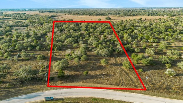 000 Pintail Ln, Columbus, TX 78934