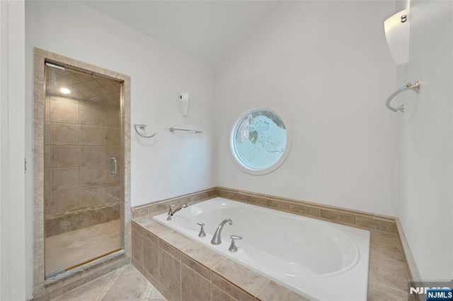 262 W Saddle River Road, Upper Saddle River, NJ 07458