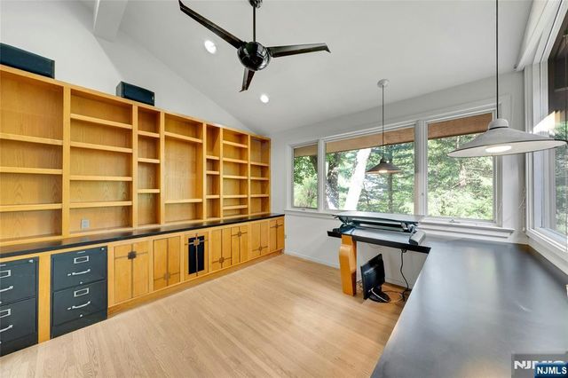 262 W Saddle River Road, Upper Saddle River, NJ 07458