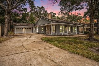 605 Kings Court, Dickinson, TX 77539