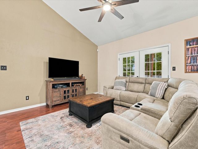 306 Sherwood Forest Street, Conroe, TX 77316