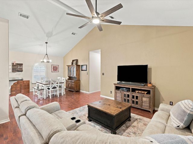 306 Sherwood Forest Street, Conroe, TX 77316