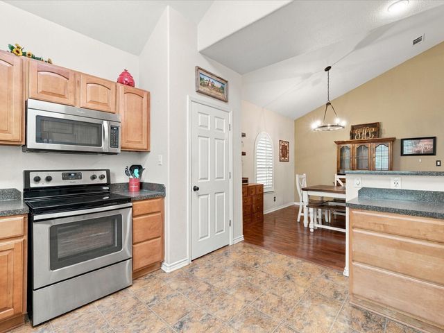 306 Sherwood Forest Street, Conroe, TX 77316