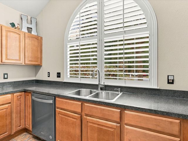 306 Sherwood Forest Street, Conroe, TX 77316