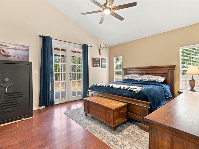 306 Sherwood Forest Street, Conroe, TX 77316