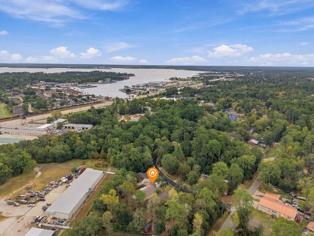 306 Sherwood Forest Street, Conroe, TX 77316