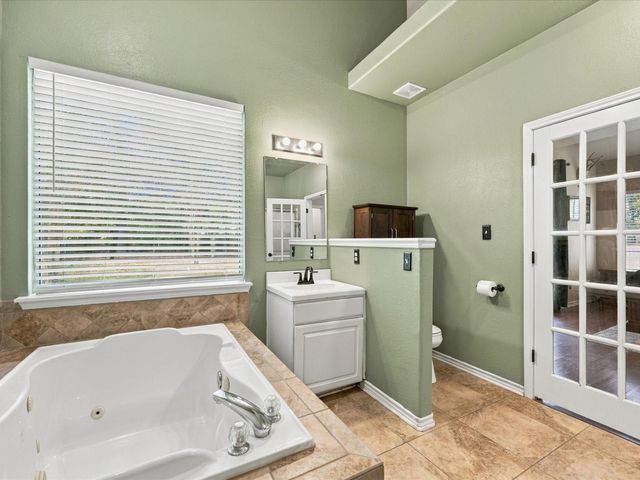 306 Sherwood Forest Street, Conroe, TX 77316