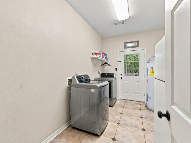 306 Sherwood Forest Street, Conroe, TX 77316