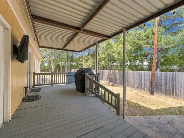 306 Sherwood Forest Street, Conroe, TX 77316