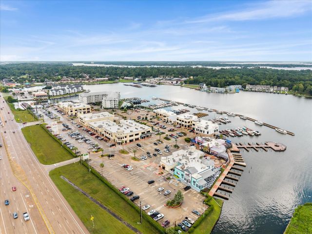 306 Sherwood Forest Street, Conroe, TX 77316