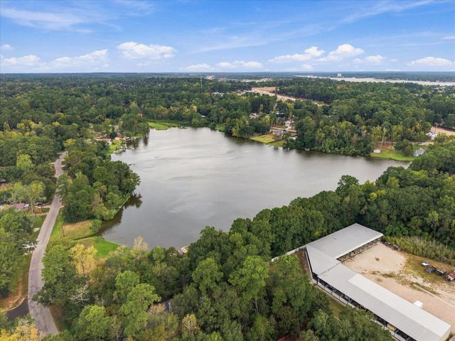 306 Sherwood Forest Street, Conroe, TX 77316