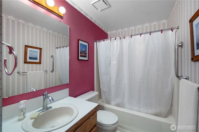 5505 Oyster Bay Road NW, Olympia, WA 98502