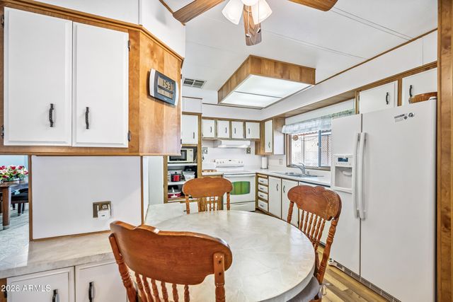 300 S VAL VISTA Drive 255, Mesa, AZ 85204