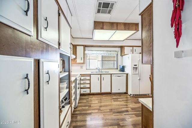 300 S VAL VISTA Drive 255, Mesa, AZ 85204