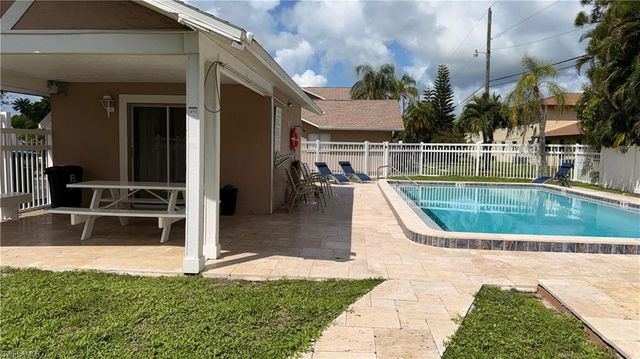 1103 SE 8th TER B, Cape Coral, FL 33990