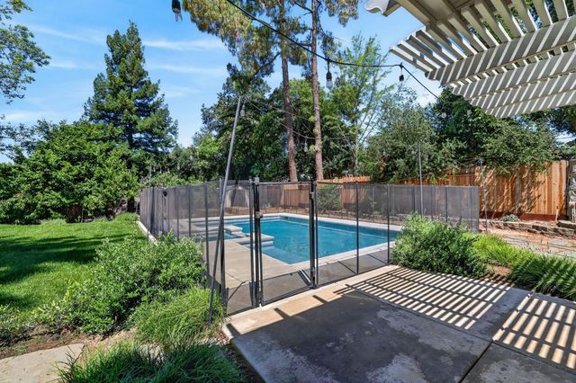 8506 Willings Way, Fair Oaks, CA 95628