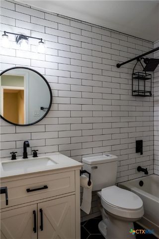 9828 Briar Ridge Drive, Austin, TX 78748