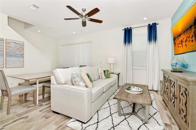 2956 ON THE ROCKS, Kissimmee, FL 34747