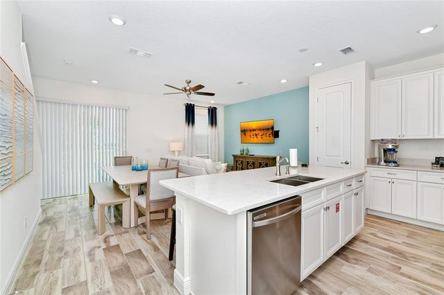 2956 ON THE ROCKS, Kissimmee, FL 34747
