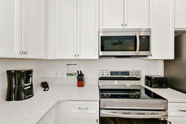 2956 ON THE ROCKS, Kissimmee, FL 34747