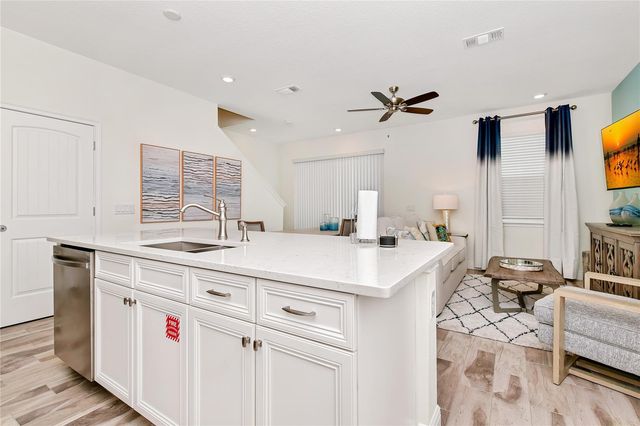 2956 ON THE ROCKS, Kissimmee, FL 34747