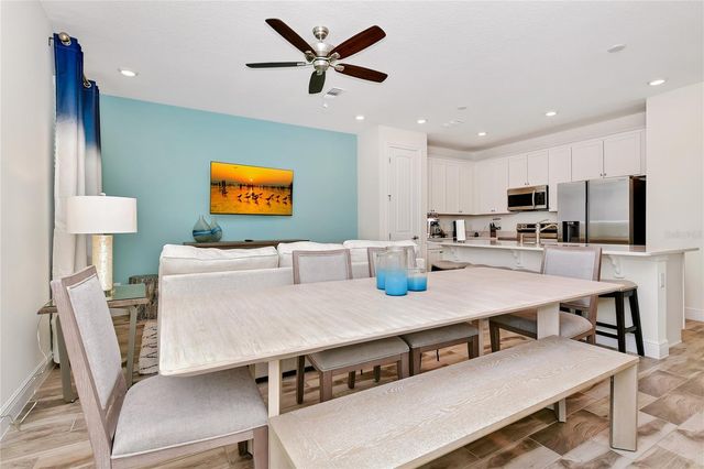 2956 ON THE ROCKS, Kissimmee, FL 34747