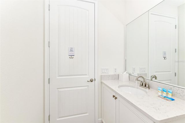 2956 ON THE ROCKS, Kissimmee, FL 34747