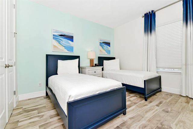 2956 ON THE ROCKS, Kissimmee, FL 34747