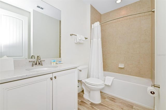 2956 ON THE ROCKS, Kissimmee, FL 34747