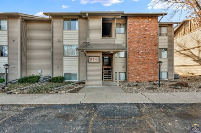 5741 SW 22nd Ter Unit 5, Topeka, KS 66614