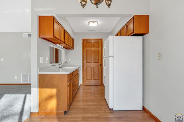 5741 SW 22nd Ter Unit 5, Topeka, KS 66614