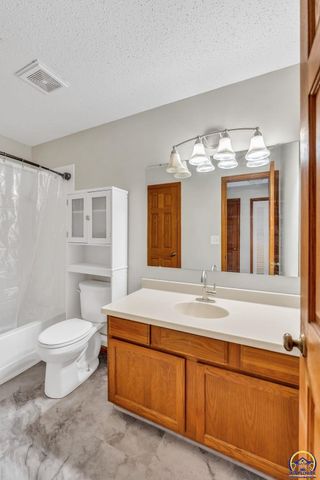 5741 SW 22nd Ter Unit 5, Topeka, KS 66614