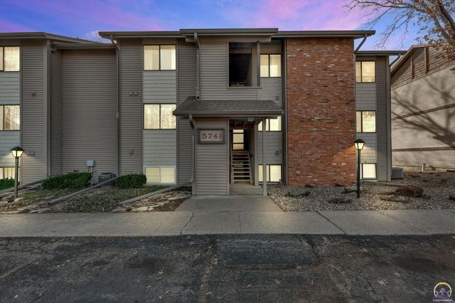 5741 SW 22nd Ter Unit 5, Topeka, KS 66614