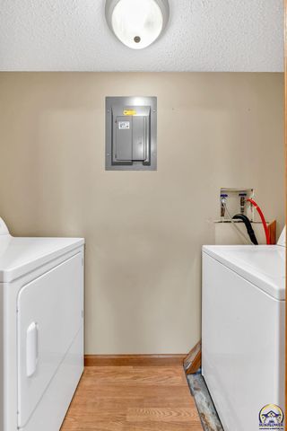 5741 SW 22nd Ter Unit 5, Topeka, KS 66614