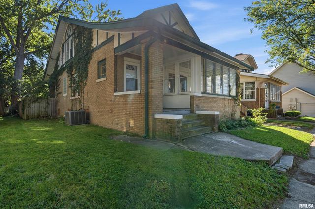 1816 W SHERMAN Avenue, Peoria, IL 61606