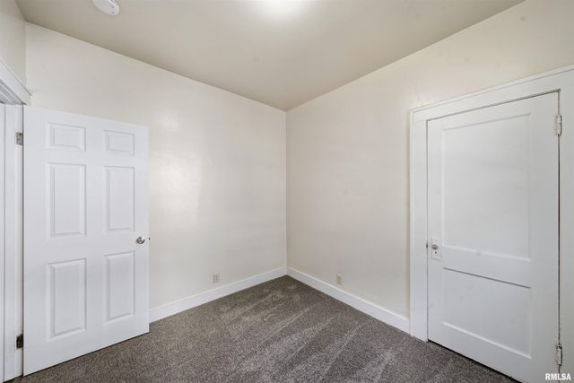 1816 W SHERMAN Avenue, Peoria, IL 61606