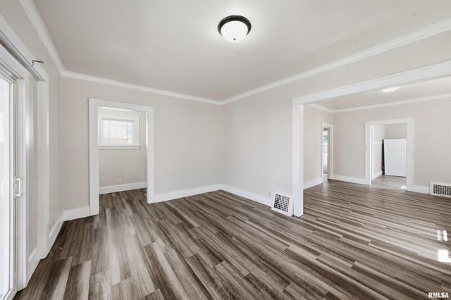 1816 W SHERMAN Avenue, Peoria, IL 61606